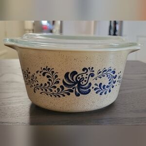 Vintage PYREX dish‎